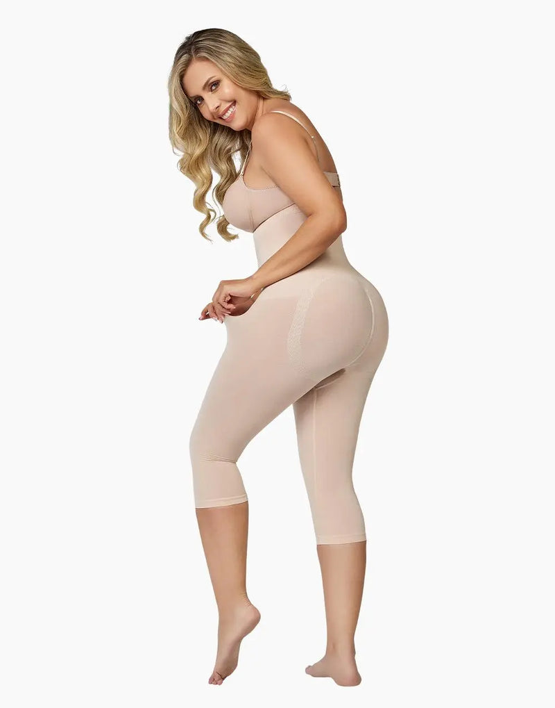 Curveez Capri Leggings Comfort Evolution shapewear in black, offering moderate compression with high-waist and thigh control for a sleek silhouette.